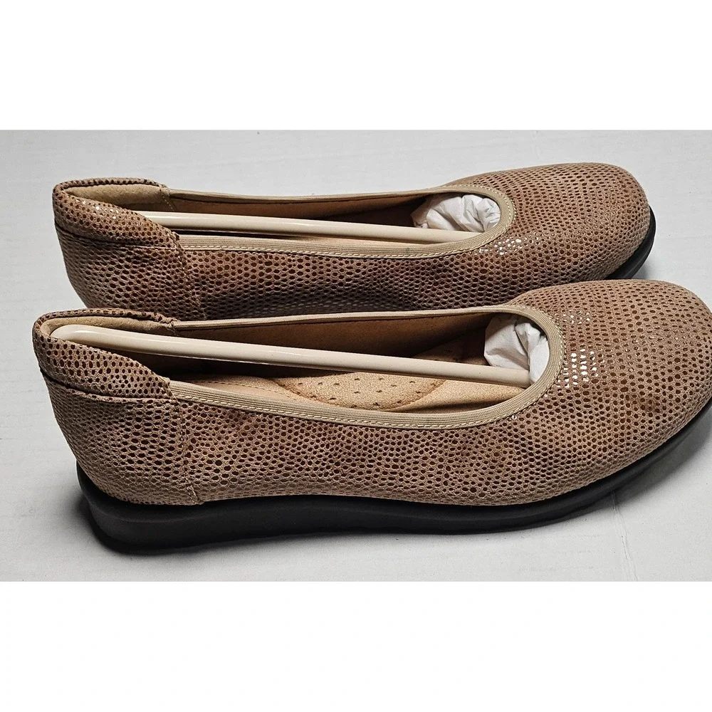 Vaneli Sport Donia Taupe E Printed Leather Ballet Wedge Pumps Women's 7Wide NEW‎